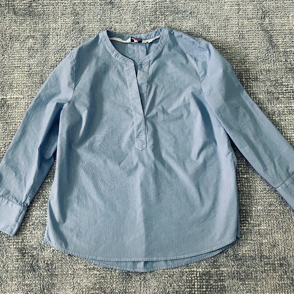 Vineyard and Vines- Stripes split neck pop over -M